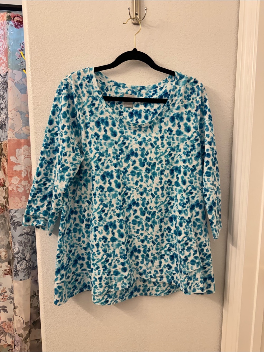 Chicos Blue White Top size 2 Large 3/4 sleeve women’s plus coastal